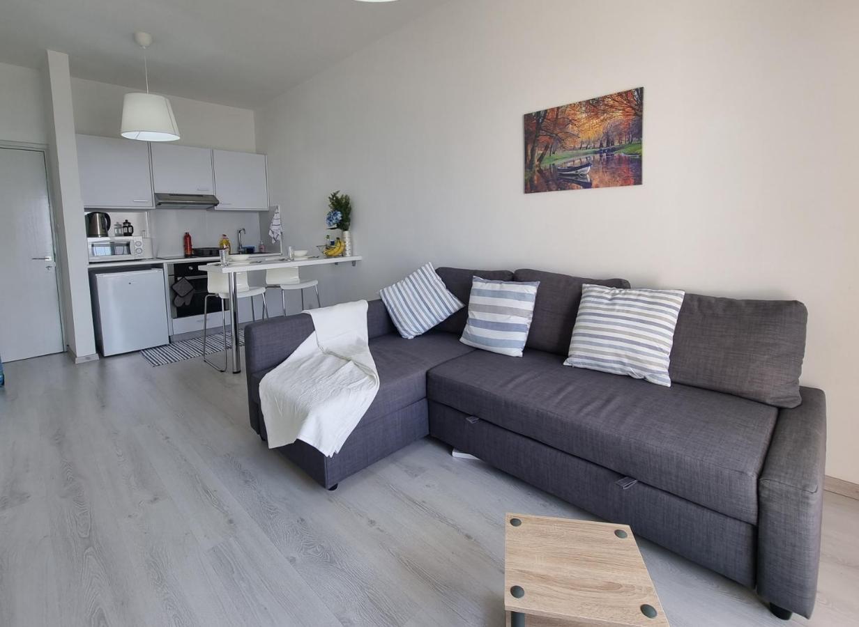 Super Modern Beachfront 1 Bedroom - Sleeps 4 Limassol Eksteriør billede